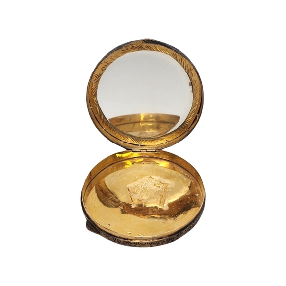 800 Silver Gold Vermeil Italian Carved Shell Mirror Comapct #18463 - Picture 5 of 10